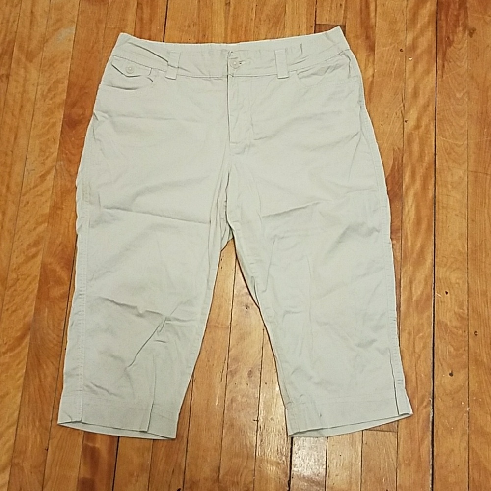 Riders by Lee Khaki Capri pants